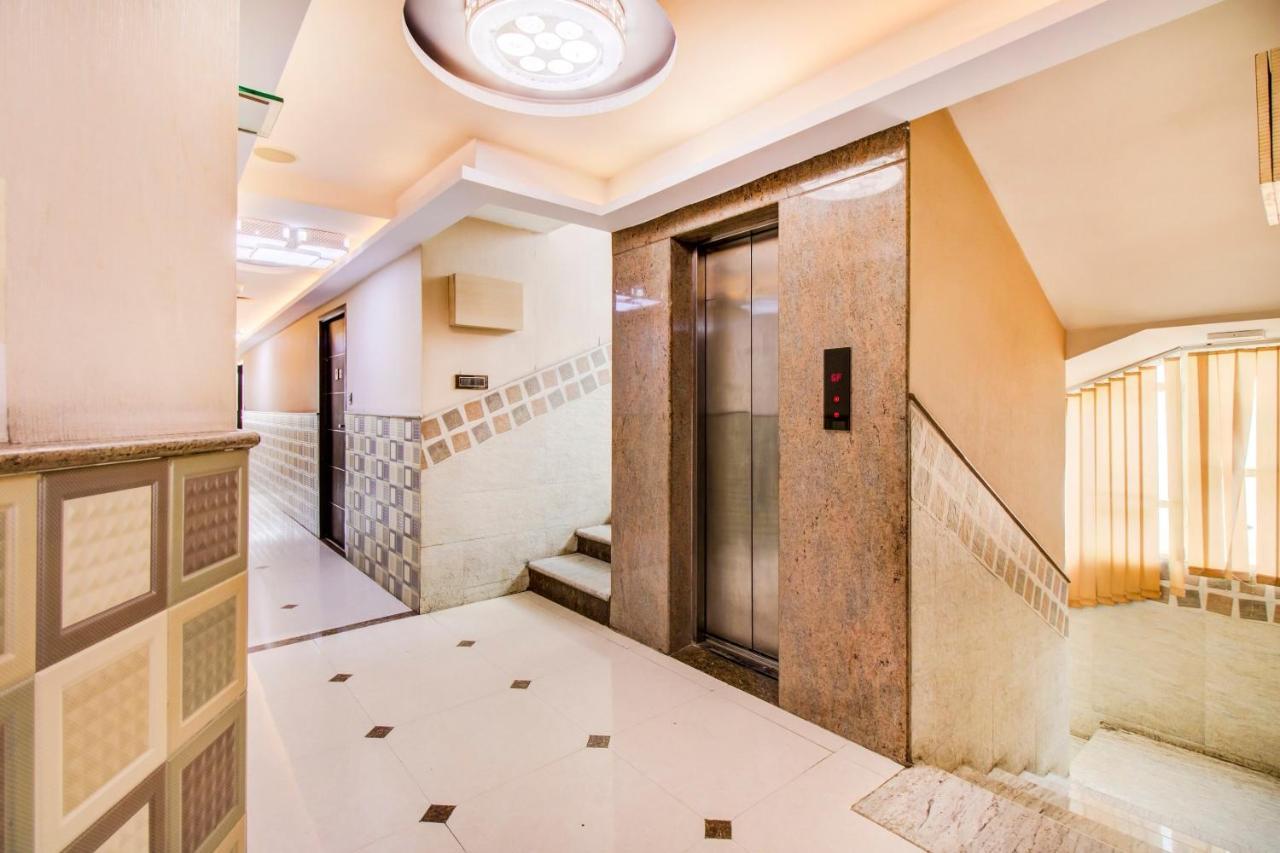 Capital O 5381 The Emirates Hotel Бангалор Екстериор снимка