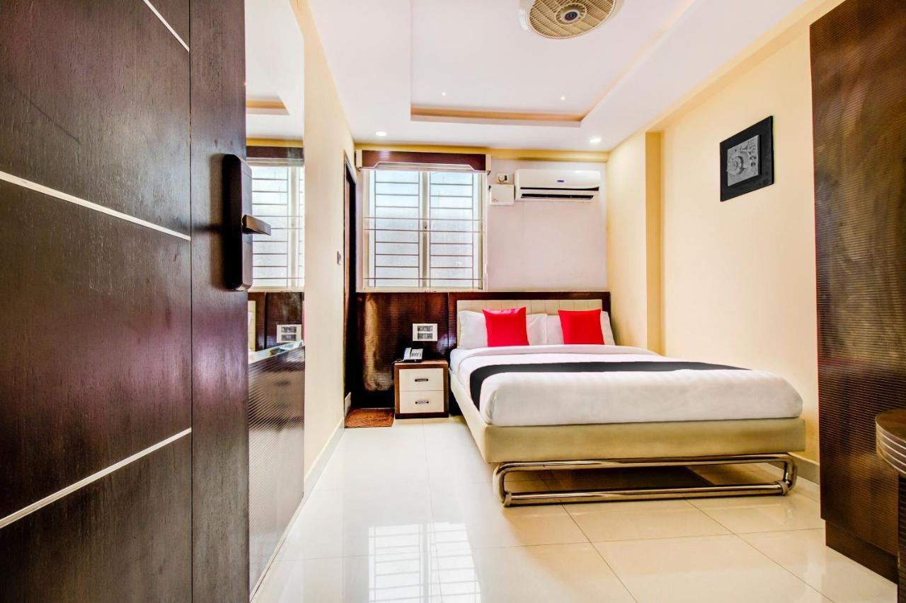 Capital O 5381 The Emirates Hotel Бангалор Екстериор снимка