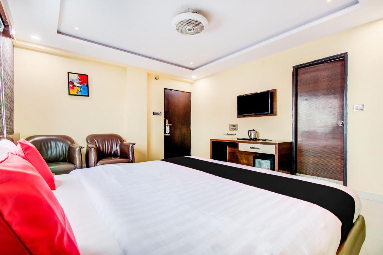 Capital O 5381 The Emirates Hotel Бангалор Екстериор снимка